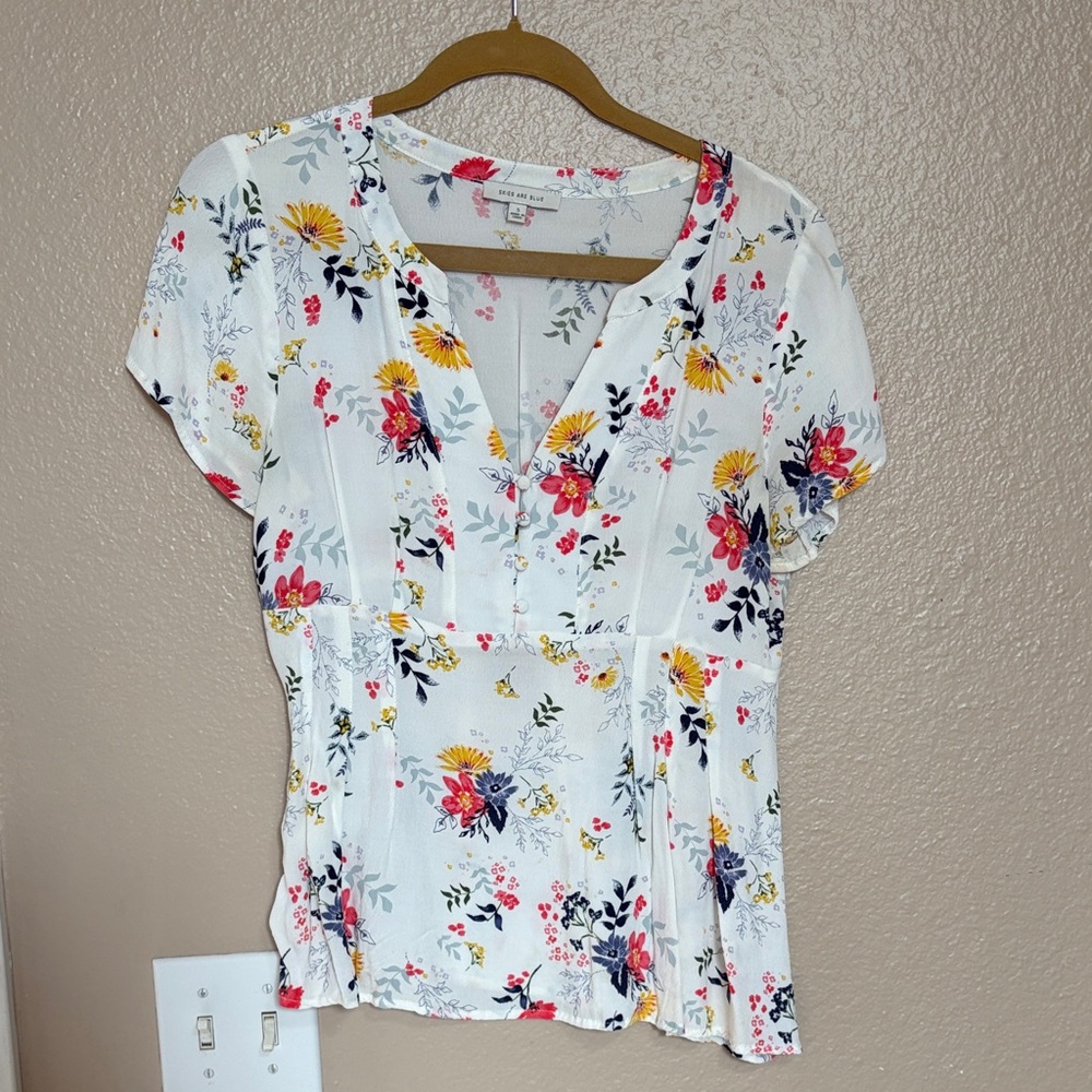 Skies Are Blue White Floral Blouse